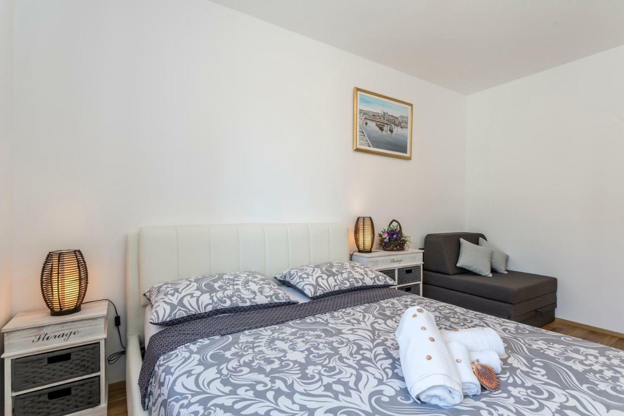 Apartment Luka Split Exteriör bild