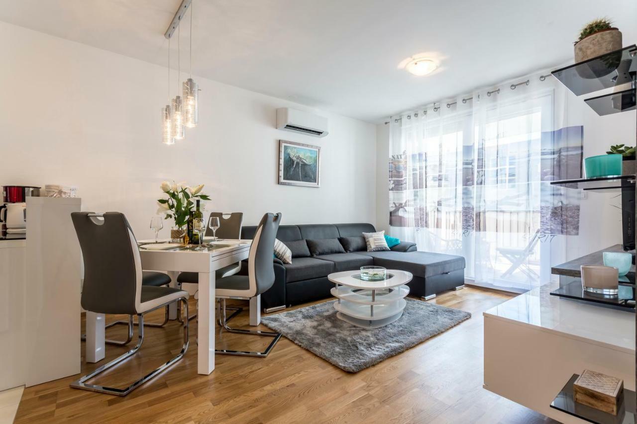 Apartment Luka Split Exteriör bild