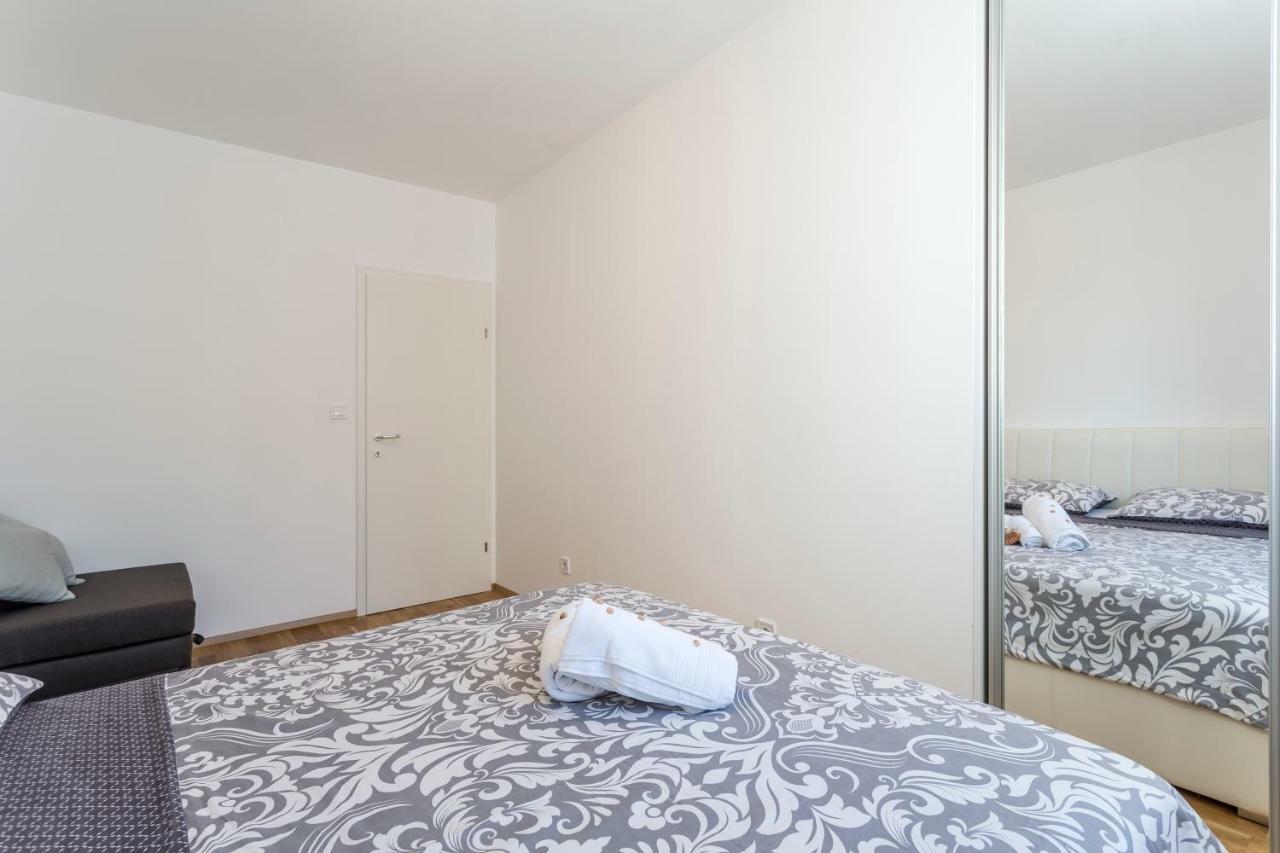 Apartment Luka Split Exteriör bild
