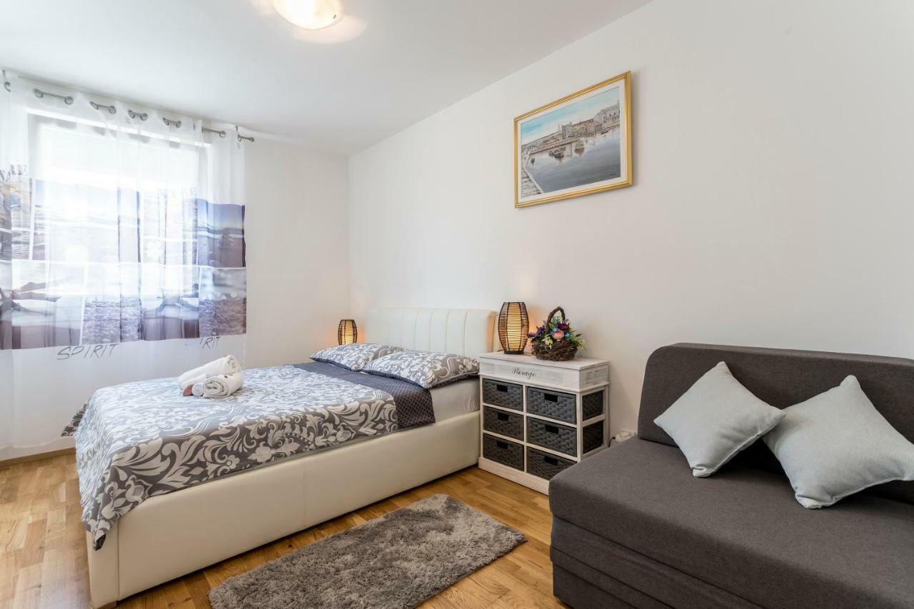 Apartment Luka Split Exteriör bild